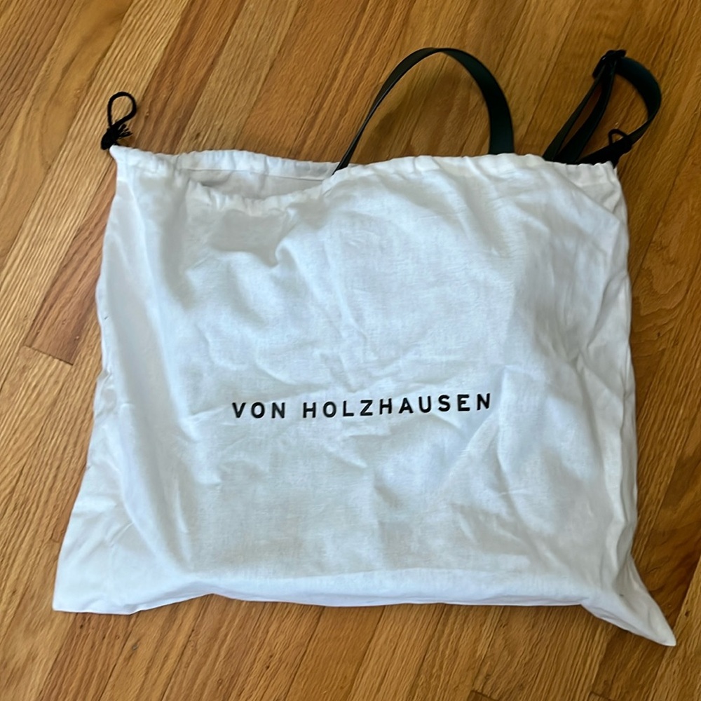 {{von holzhausen)) The Zipper Tote in Green - Picture 10 of 10